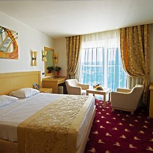 Lamos Resort Hotel & Convention Center